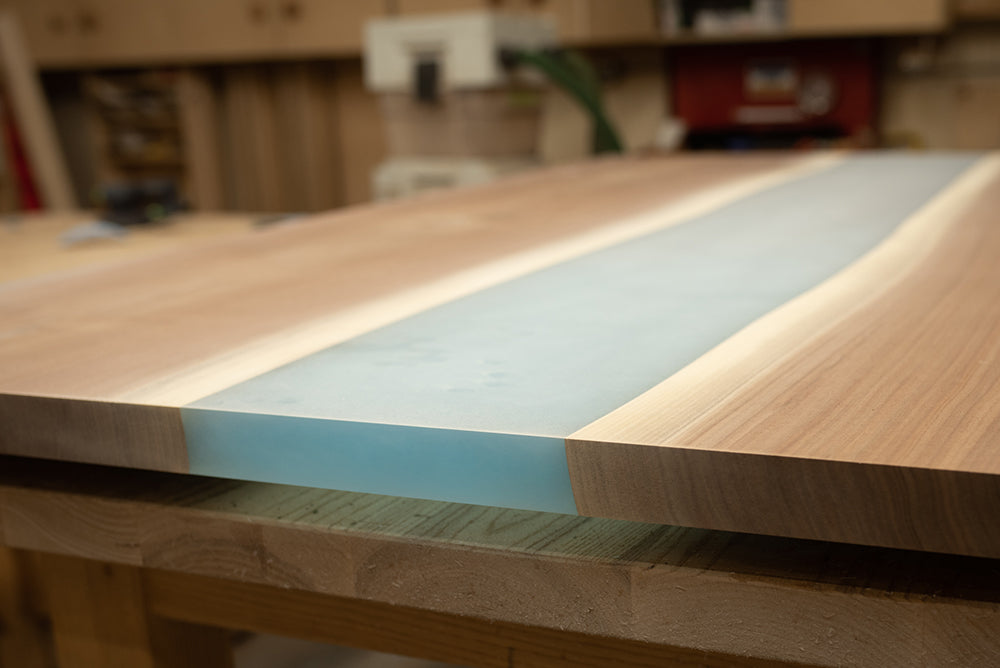 Flattening a river table